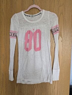 PINK Victoria's Secret Vintage White Long Sleeve Tee with Pink '80' Graphic